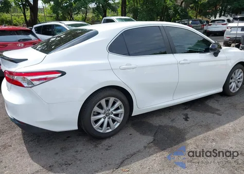 2018 Toyota Camry Le из США, поврежденный, VIN 4T1B11HK7JU089380